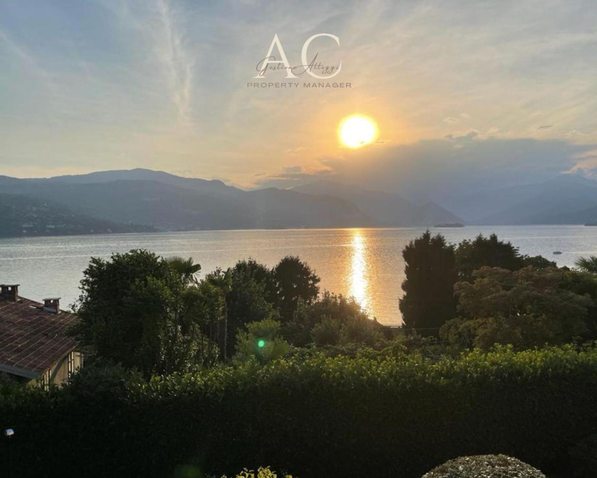 The House On The Lake Reno Di Leggiuno Екстер'єр фото