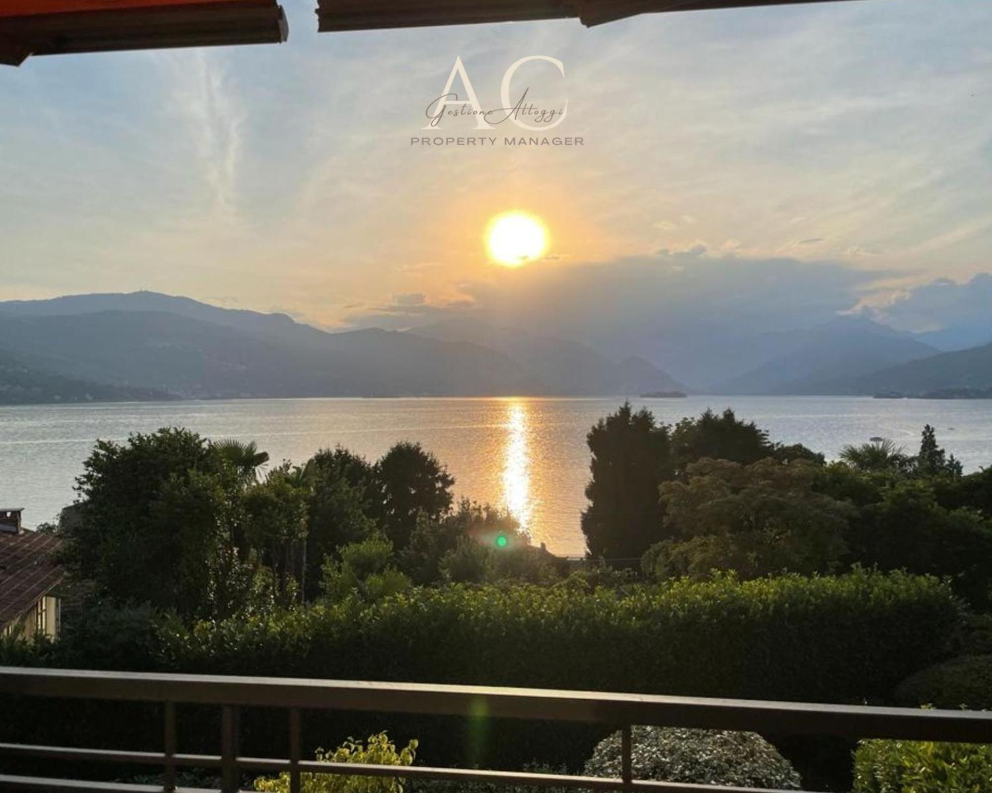 The House On The Lake Reno Di Leggiuno Екстер'єр фото